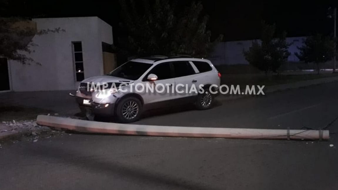 Choca contra poste y lo derriba en la Luis H. Álvarez | ImpactoNoticias ...