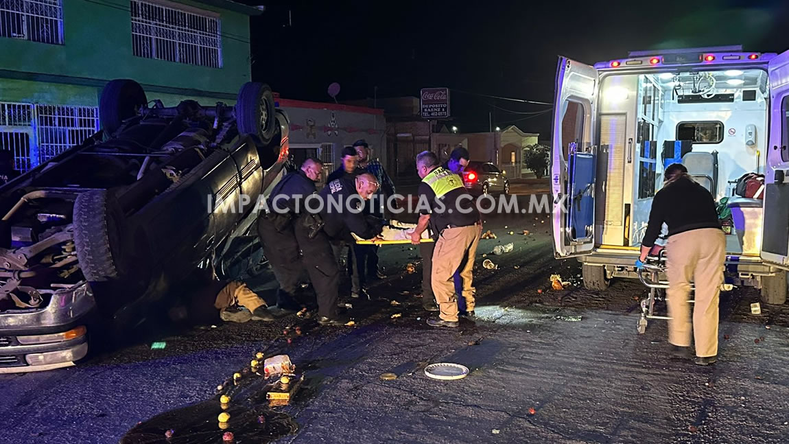 Se pasa el alto y provoca fuerte choque con volcadura; hay un lesionado ...