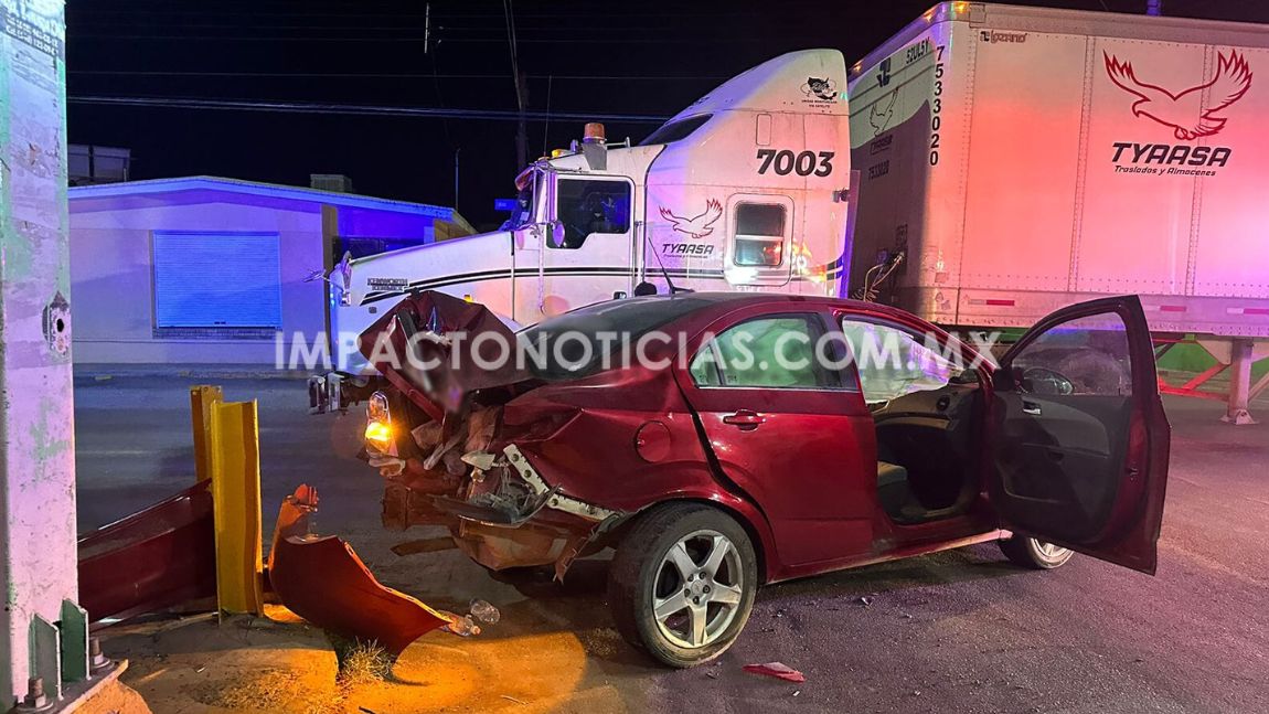 Tráiler se pasa semáforo en rojo y provoca choque con proyección de ...