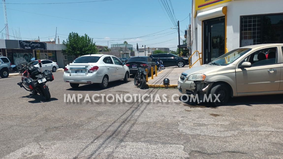 Choque entre 3 vehículos deja daños de 25 mil pesos en el centro de la ...