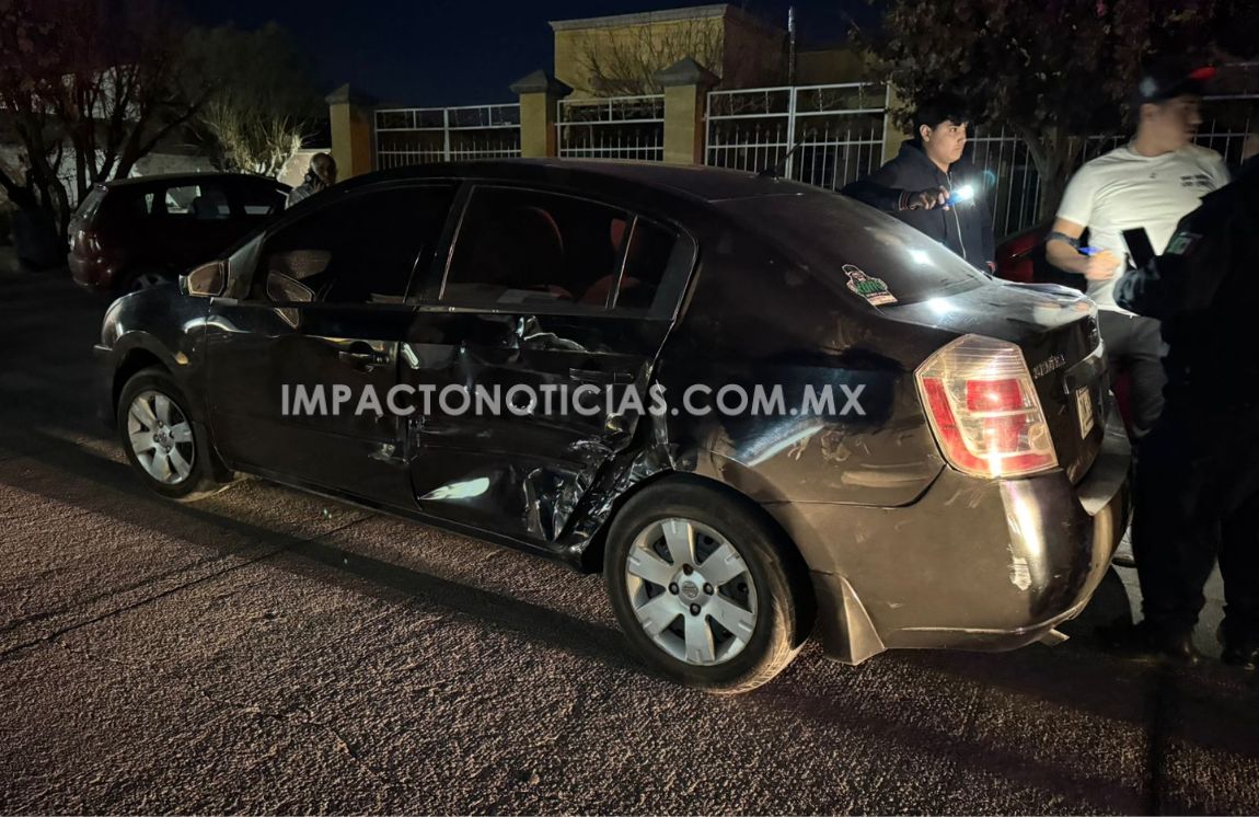 Camioneta se pasa el alto y provoca choque contra vehículo en Camargo ...