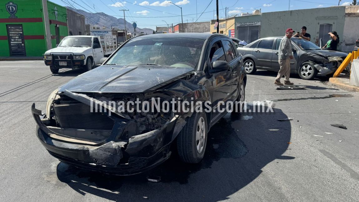 Joven se pasa el semáforo en rojo y choca vehículo de adultas mayores ...