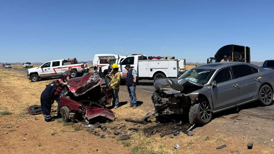 Choque frontal deja dos muertos y tres heridos en carretera Estatal 33 ...