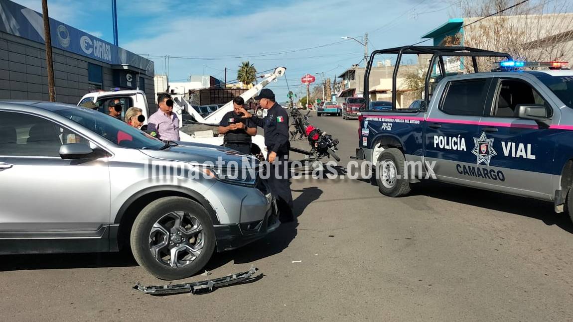 Camioneta se pasa el alto e impacta a motociclista en la Venustiano ...